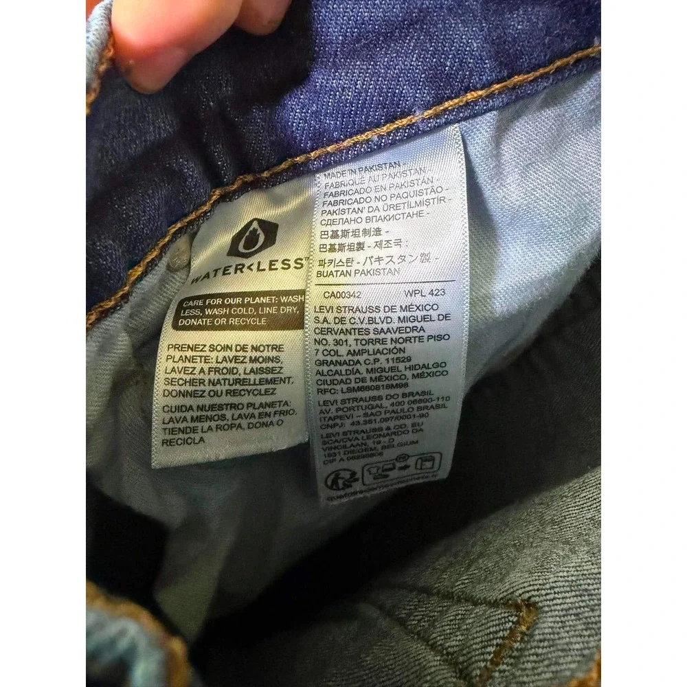 Levis measurements waist